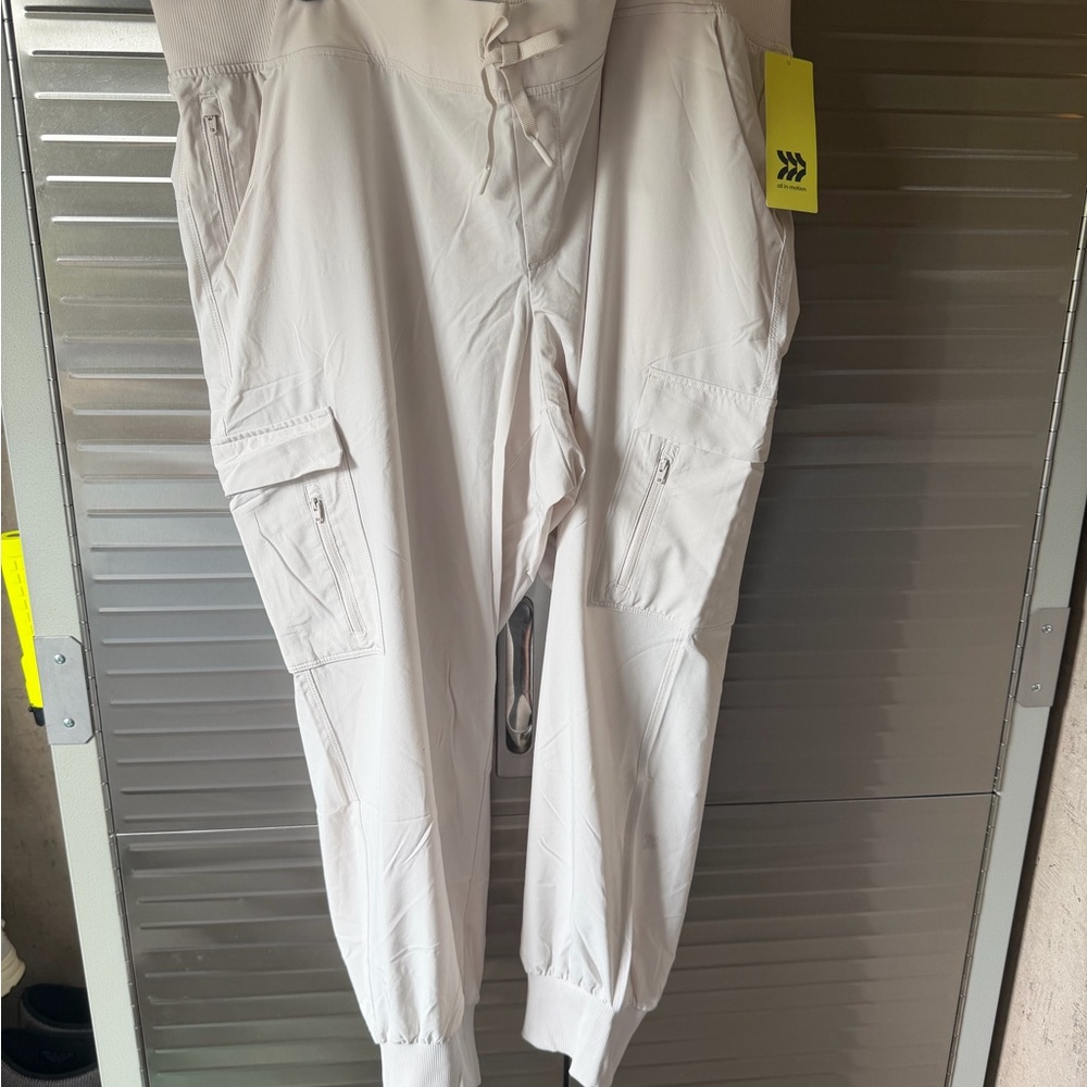 all in motion cream Women's Cargo Joggers
